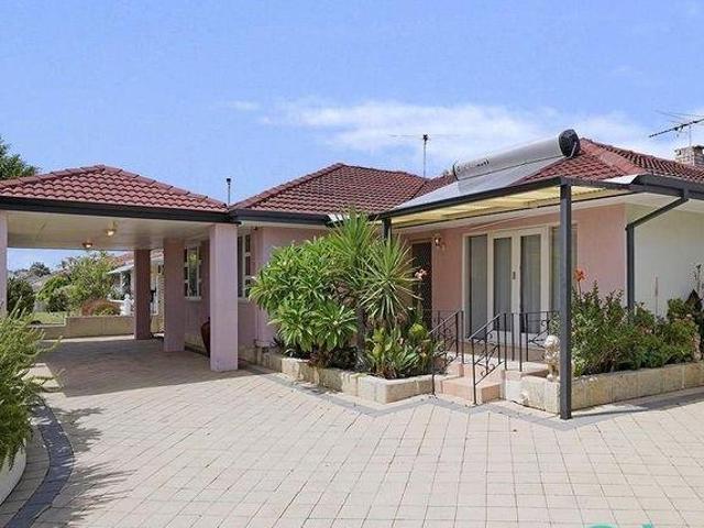 Tidy home ready to move in!