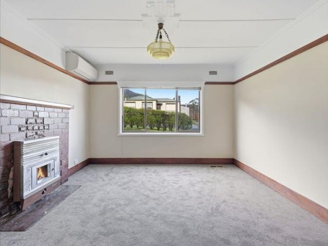 Tidy Home with Large Garage & Workshop