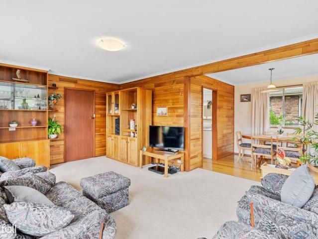 Tidy Home with Stunning Water Views, Double Garage and Rumpus Room