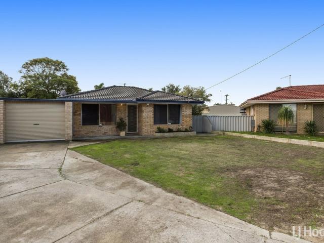 Tidy & Ideally Located Opposite a Family Friendly Park
