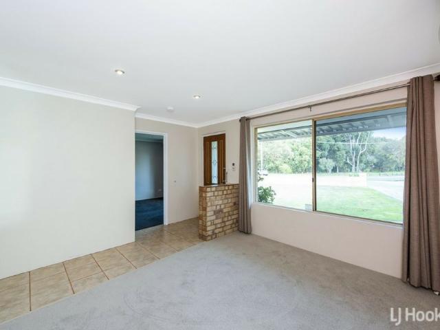Tidy & Ideally Located Opposite a Family Friendly Park