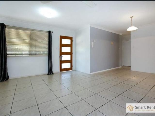 Tidy Kirwan Family Home with Pool