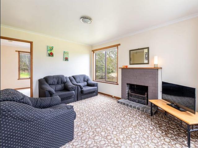 Tidy, Partly Furnished in Barnes Bay