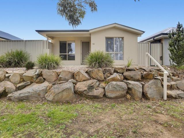 Tidy, Spacious and Perfectly Positioned on Hindmarsh Island!