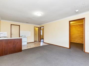 Tidy Two Bedroom Unit in a Great Location