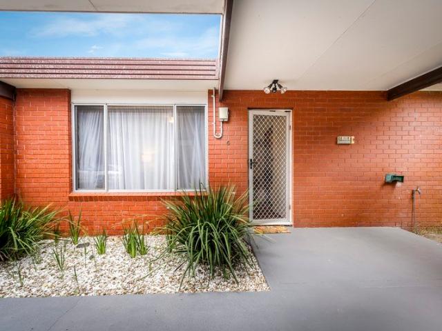 Tidy Two Bedroom Unit in a quiet complex
