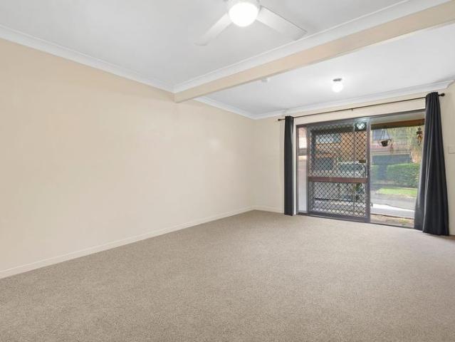 Tidy Two Bedroom Unit in Prime Location!