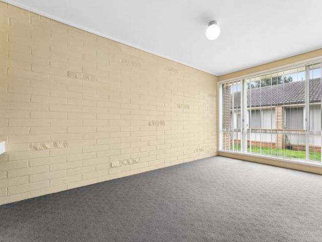 Tidy Two Bedroom Unit in the Heart of Town