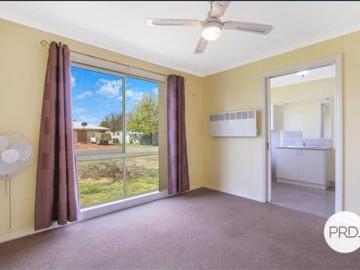Holbrook, Greater Hume, Victoria - Parking