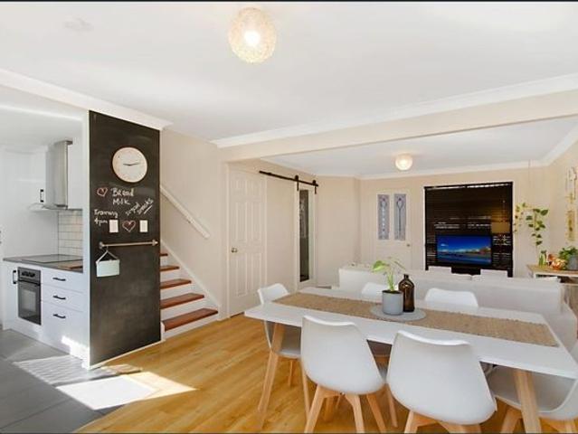 TIDY THREE BEDROOM TOWNHOUSE