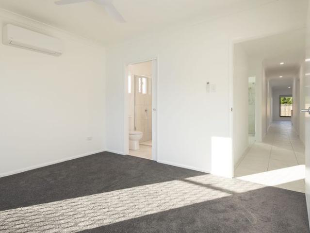 Tidy Townhouse at 20A Bond Street