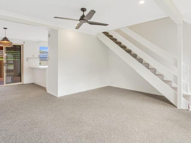 TIDY TOWNHOUSE IN CENTRAL LOCATION