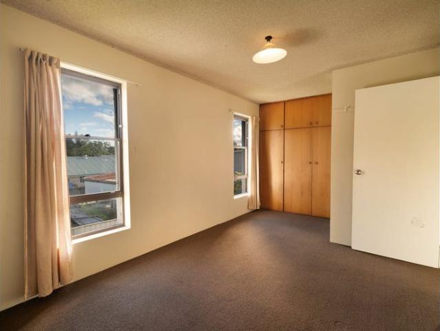 Tidy Unit Close to Town