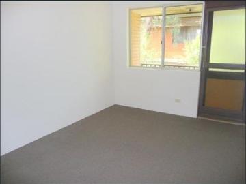 Tidy Unit in Convenient Location