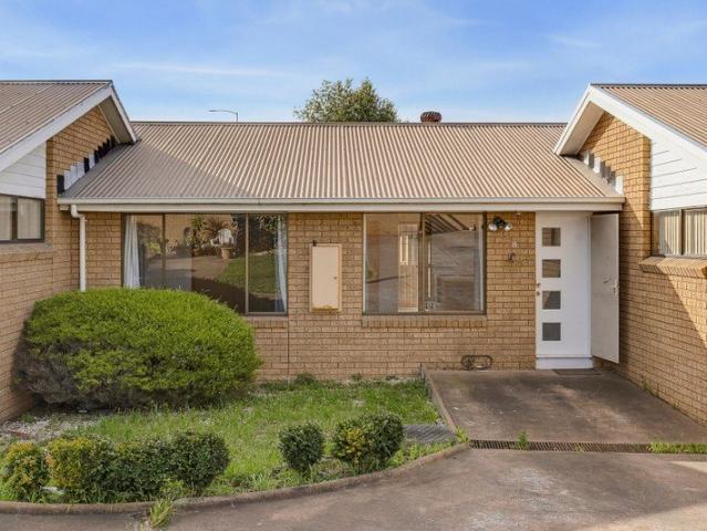 Tidy Unit in Great Location