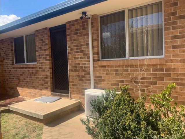 TIDY UNIT IN EAST TAMWORTH