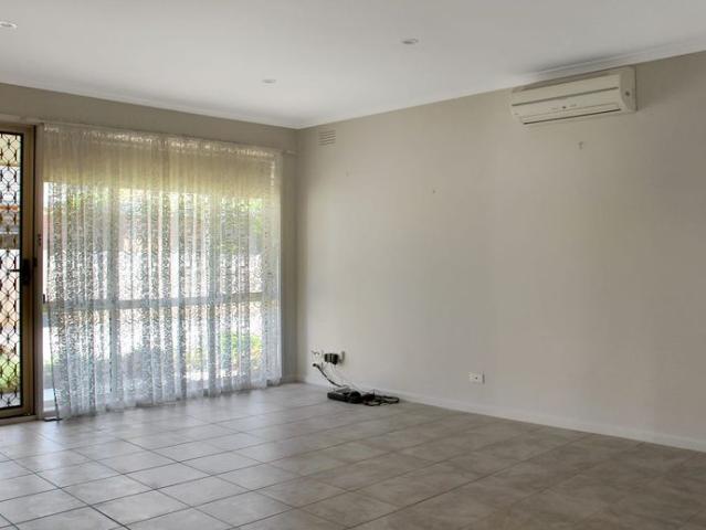 TIDY UNIT IN PRIME LOCATION