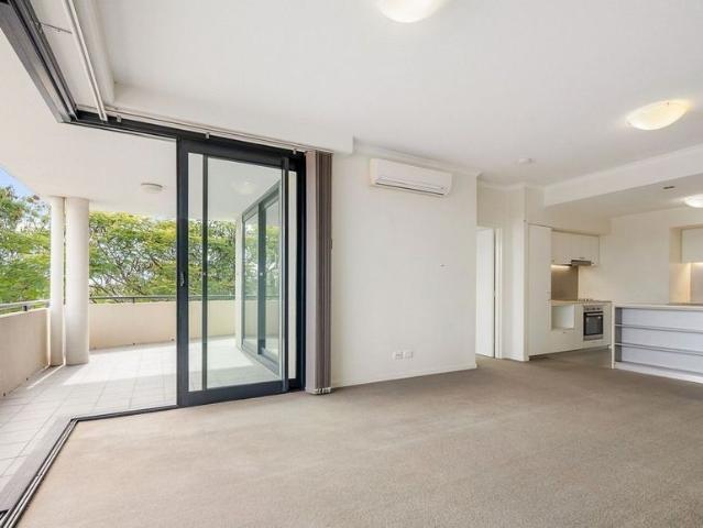 TIDY UNIT LOCATED IN THE CBD