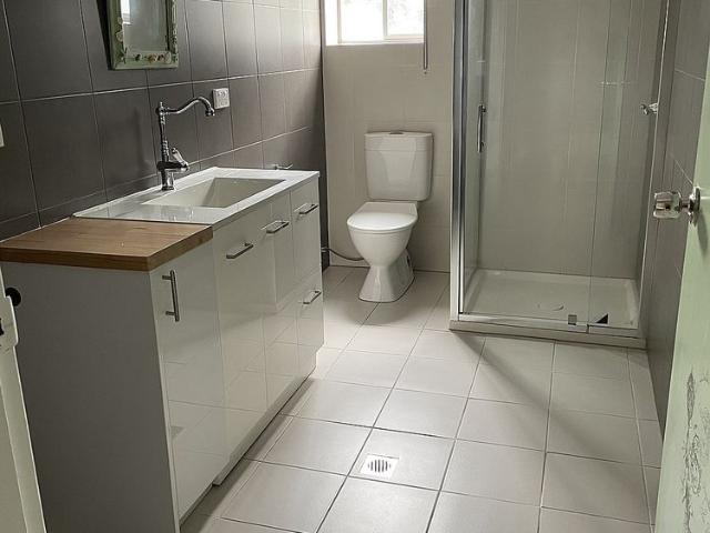Tidy Upstairs Unit Adelong