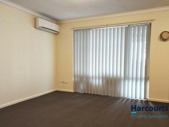 Tidy Villa with Ocean Views in a Prime Fremantle Location