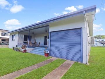 Ingham, Hinchinbrook County, Low Island, Queensland, Queensland