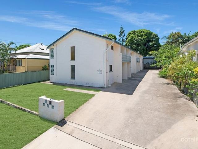 Tidy 2 Bedroom Townhouse in WEST END Available NOW!