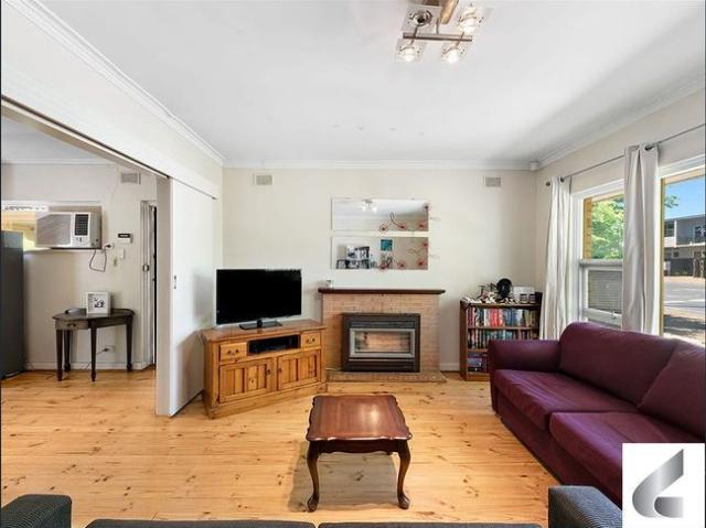 Tidy 2 Bedroom Unit With Solar Batteries