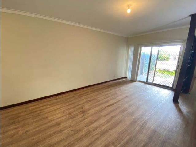 Tidy 2 Bedroom Duplex in a Convenient Coastal Location