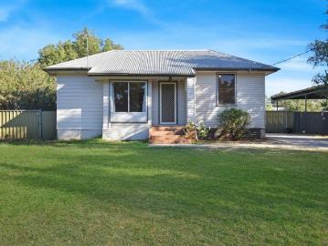 TIDY 2 BEDROOM HOME ON LARGE BLOCK