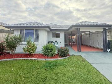 Tidy 2 bedroom home in an Over 50's Lifestyle complex