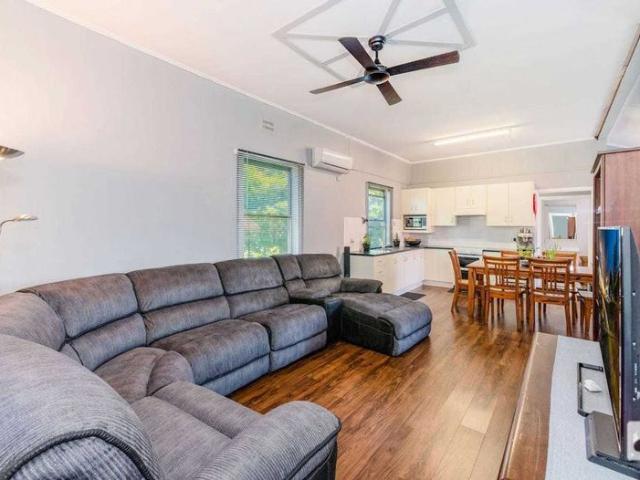 Tidy 2 Bedroom House with Spacious Yard