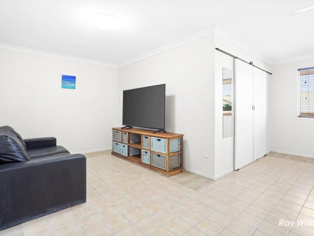 Tidy 2 Bedroom Partly Furnished Unit in Cooee Bay