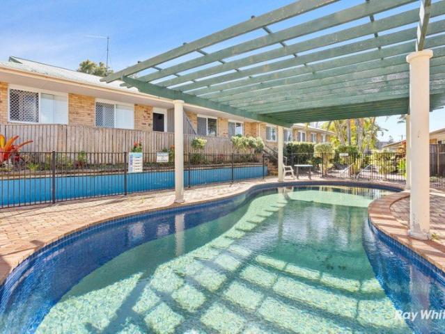 Tidy 2 Bedroom Partly Furnished Unit in Cooee Bay