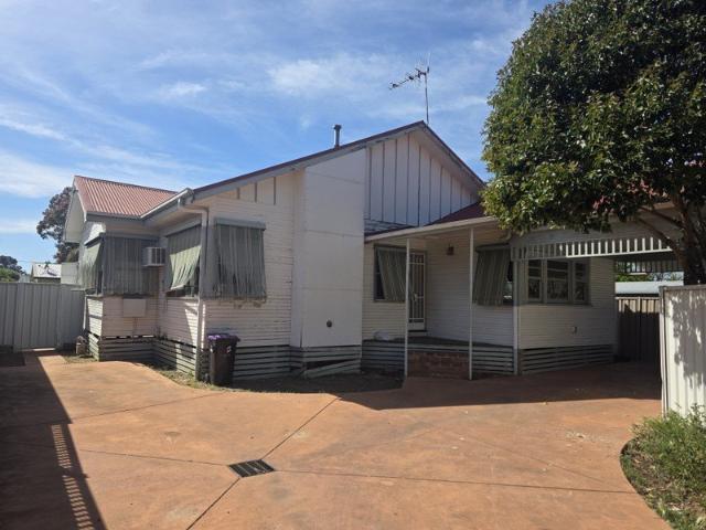 Tidy 3 bedroom unit