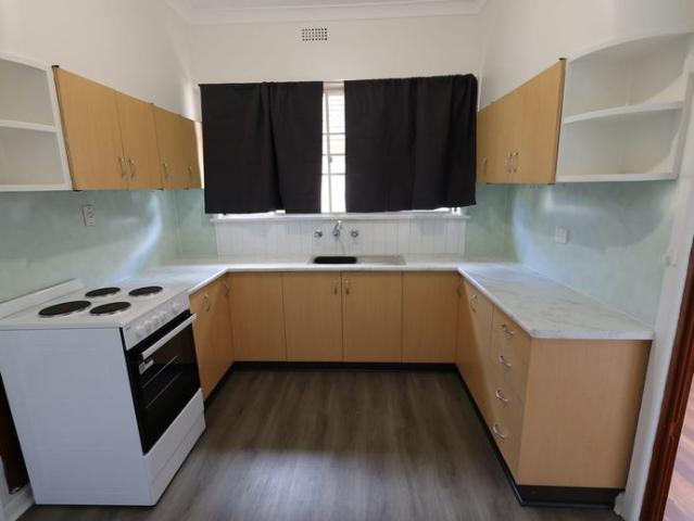 Tidy 3 Bedroom Brick Cottage