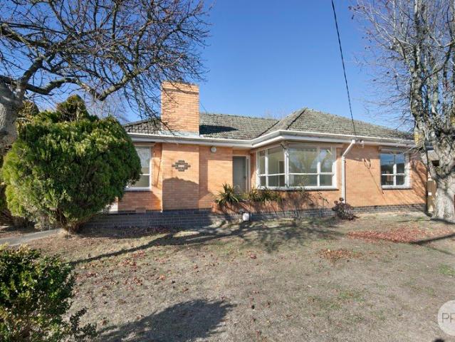 TIDY 3 BEDROOM HOME CLOSE TO LOCAL SCHOOL DISTRICT