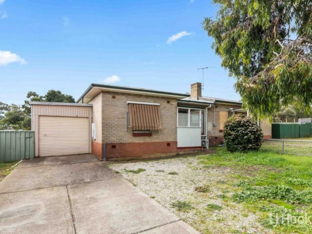 Tidy 3 Bedroom Home with Enclosed Yard