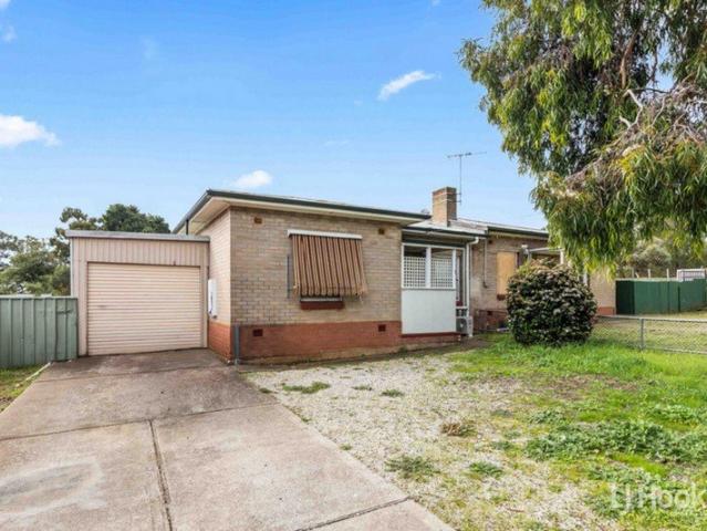 Tidy 3 Bedroom Home with Enclosed Yard