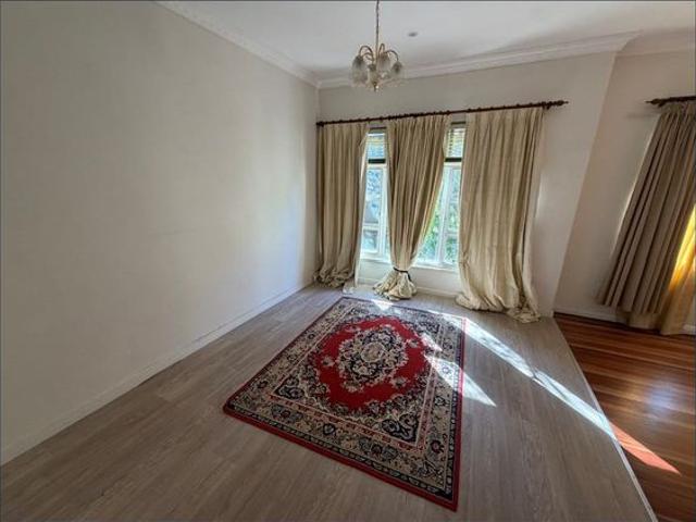 Tidy 3 bedroom + study home in this sought after location!