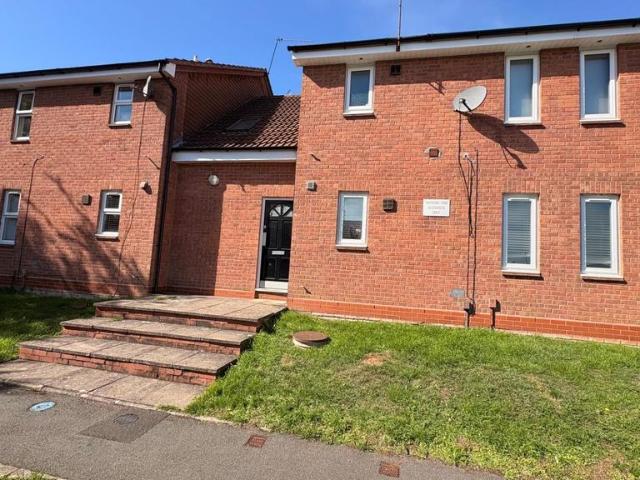 Tidbury Close, Redditch, B97 5LN Studio to rent £650 pcm £150 pw