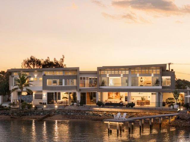 Tides Extraordinary Luxury Landmark On Moreton Bay