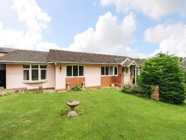 Tidmarsh Road, Pangbourne, Reading, Berkshire RG8, 3 bed bungalow to rent, £2,000 pcm | PrimeLocation