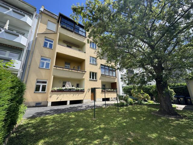 Tierparkseite! Sanierte 3 Raum Whg. mit Balkon & Dusche in Debschwitz!