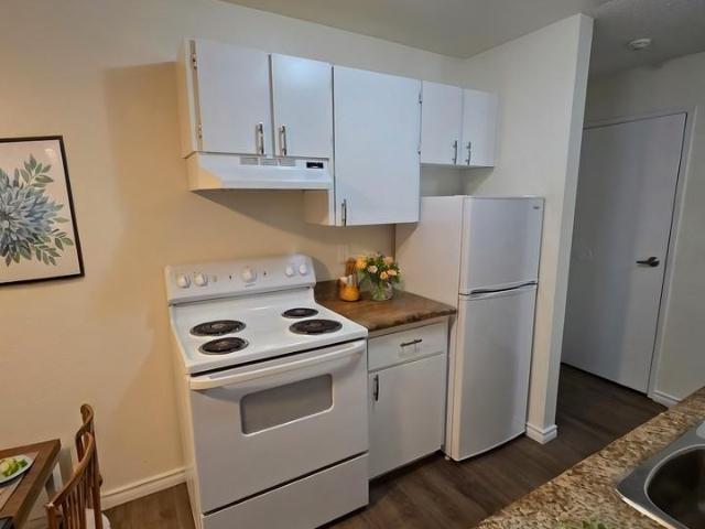 Tiffany Place Apartments 1 Bedroom Apartment for Rent at 4001 Enemark Cres, Prince George, BC V2N 2X8 Pinewood