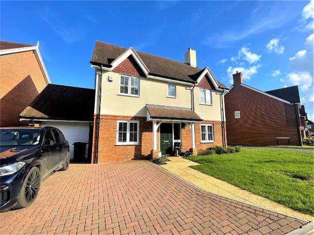 Tiger Moth Lane, Elstead, Godalming, Surrey GU8, 4 bed detached house to rent, £3,750 pcm | PrimeLocation