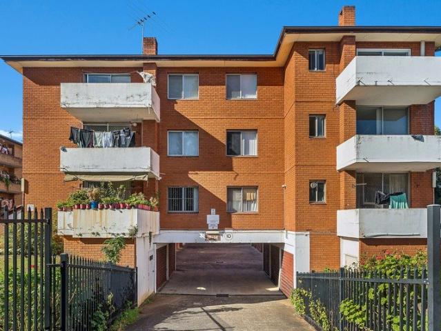 Tightly held apartment offers investment potential