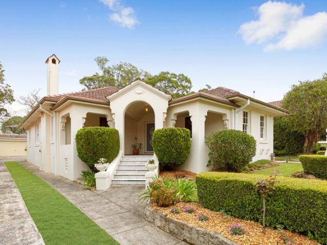 Tightly held home of historic pedigree in blue ribbon street