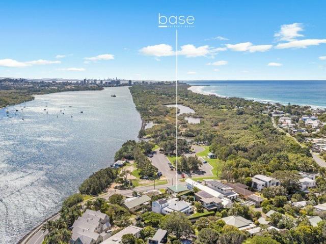 Tightly Held Waterfront, First Time Offered