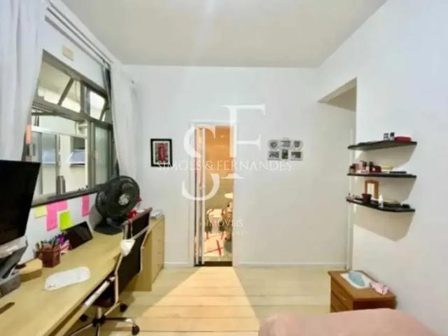 Tijuca Rua Conde de Bonfim Apartamento amplo, 4 quartos, 2 suítes, dependência completa. 1 vaga!