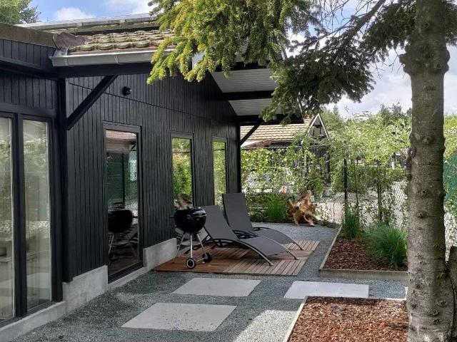 Tijdelijke verhuur chalet 'The Black Lodge'